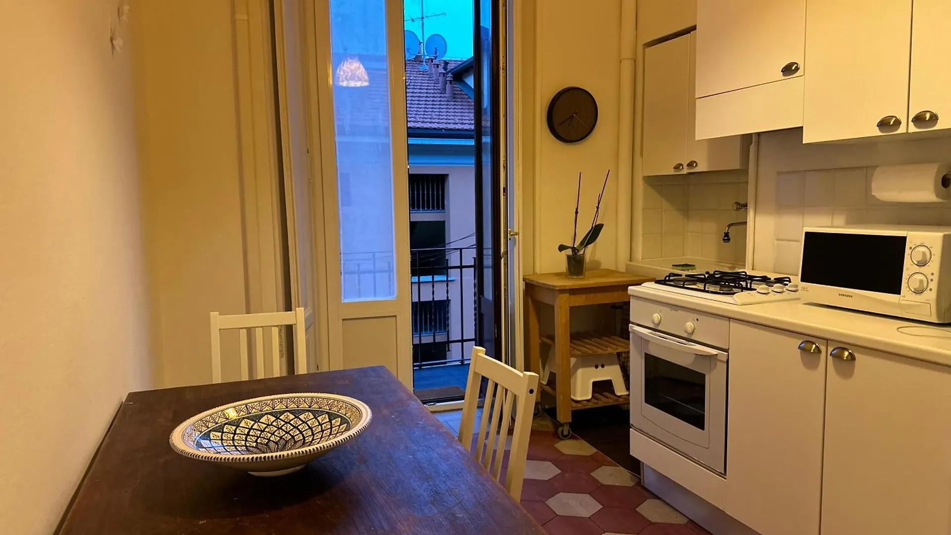 Xenia Apartments - Bright And Elegant Apartment Milan